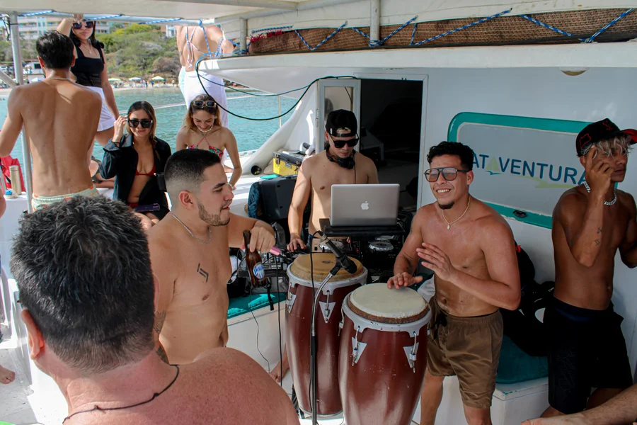 música en vivo en la boat party