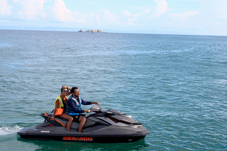 motos de agua en la boat party